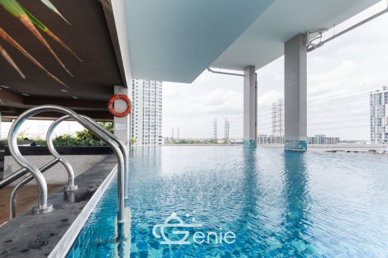 #Chaeng Watthana New condition 🤯 Large 81 sq m. 2 bedrooms 2 bathrooms | Installment only 12,xxx | Private parking 🚝 300 m. MRT Muang Thong Thani | 3 minutes Central Chaeng Watthana | 😍 Luxurious decoration | 😋 7-11 next to the project Code 3530
