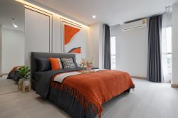 #Sukhumvit || โจ2 bedrooms, 60 sq.m. ||๐ 3 minutes to Punnawithi BTS || Installment payments only 9,xxx baht ||๐๏ธ 5 minutes to Seacon Square || ๐ Convenience store available || ๐ต Motorcycle taxi stand in front of the alley || Code 3543