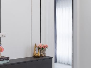 #Sukhumvit || ✨2 bedrooms, 60 sq.m. ||🚝 3 minutes to Punnawithi BTS || Installment payments only 9,xxx baht ||🛍️ 5 minutes to Seacon Square || 😊 Convenience store available || 🛵 Motorcycle taxi stand in front of the alley || Code 3543