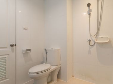 #Sukhumvit || ✨2 bedrooms, 60 sq.m. ||🚝 3 minutes to Punnawithi BTS || Installment payments only 9,xxx baht ||🛍️ 5 minutes to Seacon Square || 😊 Convenience store available || 🛵 Motorcycle taxi stand in front of the alley || Code 3543