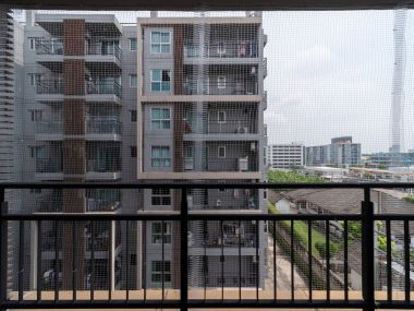 #Sukhumvit || ✨2 bedrooms, 60 sq.m. ||🚝 3 minutes to Punnawithi BTS || Installment payments only 9,xxx baht ||🛍️ 5 minutes to Seacon Square || 😊 Convenience store available || 🛵 Motorcycle taxi stand in front of the alley || Code 3543