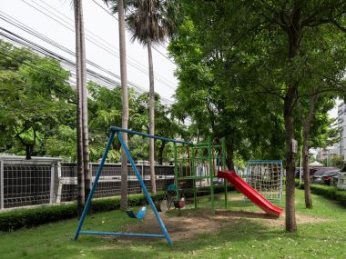 #Sukhumvit || ✨2 bedrooms, 60 sq.m. ||🚝 3 minutes to Punnawithi BTS || Installment payments only 9,xxx baht ||🛍️ 5 minutes to Seacon Square || 😊 Convenience store available || 🛵 Motorcycle taxi stand in front of the alley || Code 3543