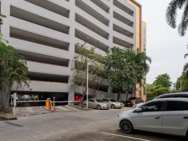 #Sukhumvit || ✨2 bedrooms, 60 sq.m. ||🚝 3 minutes to Punnawithi BTS || Installment payments only 9,xxx baht ||🛍️ 5 minutes to Seacon Square || 😊 Convenience store available || 🛵 Motorcycle taxi stand in front of the alley || Code 3543