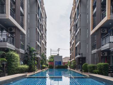 #Sukhumvit || ✨2 bedrooms, 60 sq.m. ||🚝 3 minutes to Punnawithi BTS || Installment payments only 9,xxx baht ||🛍️ 5 minutes to Seacon Square || 😊 Convenience store available || 🛵 Motorcycle taxi stand in front of the alley || Code 3543