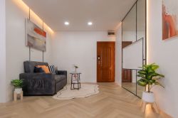 Spacious 57 sq.m. condo✨ || 6 minutes to The Mall Ramkhamhaeng || Installments only 6,xxx baht || 🛍 5 minutes to MRT Hua Mak || 😋 Abundant shops and restaurants || Code 3550