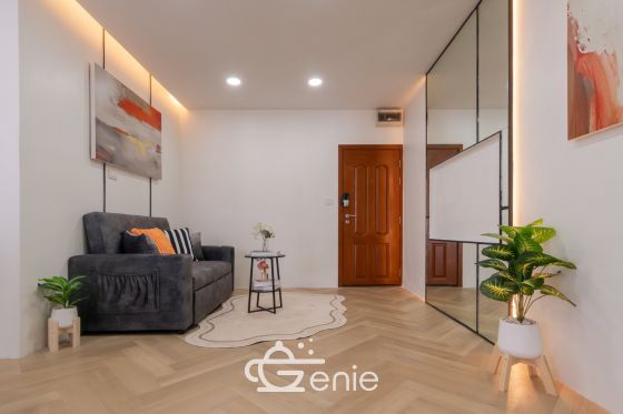 Spacious 57 sq.m. condo✨ || 6 minutes to The Mall Ramkhamhaeng || Installments only 6,xxx baht || 🛍 5 minutes to MRT Hua Mak || 😋 Abundant shops and restaurants || Code 3550