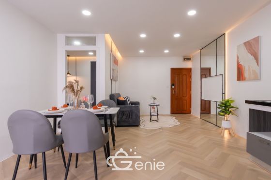 Spacious 57 sq.m. condo✨ || 6 minutes to The Mall Ramkhamhaeng || Installments only 6,xxx baht || 🛍 5 minutes to MRT Hua Mak || 😋 Abundant shops and restaurants || Code 3550