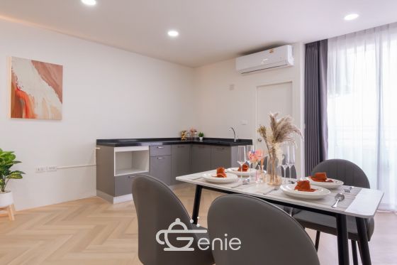 Spacious 57 sq.m. condo✨ || 6 minutes to The Mall Ramkhamhaeng || Installments only 6,xxx baht || 🛍 5 minutes to MRT Hua Mak || 😋 Abundant shops and restaurants || Code 3550