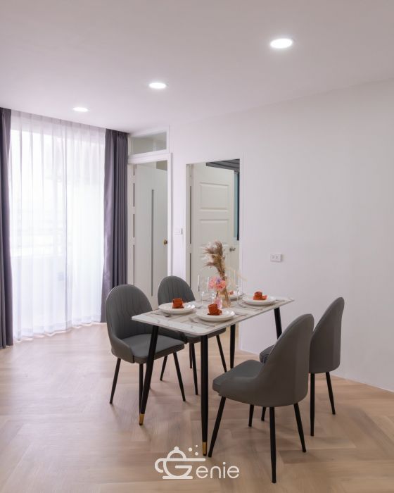 Spacious 57 sq.m. condo✨ || 6 minutes to The Mall Ramkhamhaeng || Installments only 6,xxx baht || 🛍 5 minutes to MRT Hua Mak || 😋 Abundant shops and restaurants || Code 3550