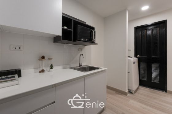 #Ratchada, large room, 37 sq m. || ๐450 meters to #MRT Suthisan || ๐๏ธ 5 minutes to #Central Rama 9 || Installment payments only 9,xxx baht || Code 3557