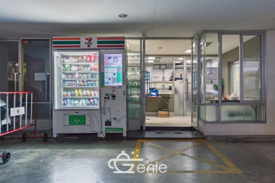 #Ratchada, large room, 37 sq m. || ๐450 meters to #MRT Suthisan || ๐๏ธ 5 minutes to #Central Rama 9 || Installment payments only 9,xxx baht || Code 3557