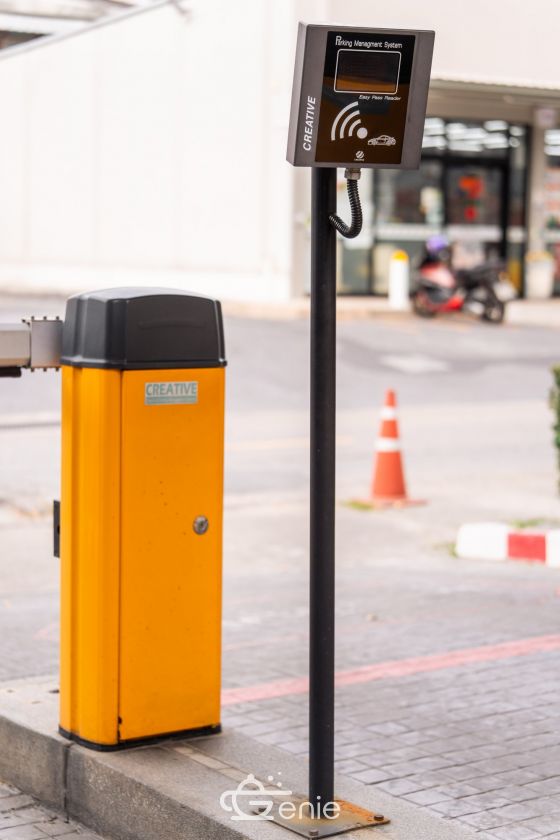 #Ratchayothin Large room 31 sq.m. || ๐๏ธ4 minutes to #MajorRatchayothin || ๐ 2 minutes to #BTSSenaNikom || Installments as low as 8,xxx baht. Code