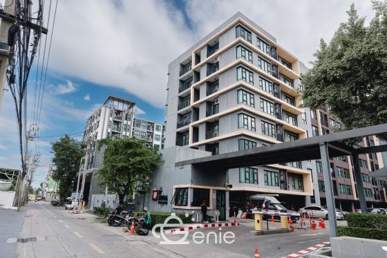 #Ratchayothin Large room 31 sq.m. || ๐๏ธ4 minutes to #MajorRatchayothin || ๐ 2 minutes to #BTSSenaNikom || Installments as low as 8,xxx baht. Code