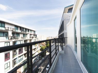 #รัชดา Coming Soon!! 2 นอน 66 ตร.ม.✨ || 🚝 350 ม. MRT สุทธิสาร || 🛍 5 นาที เซ็นทรัล พระราม 9 || ผ่อนเพียง 12,xxx บาท || 🤩 ร้านค้าร้านอาหารเพียบ! รหัส 3567