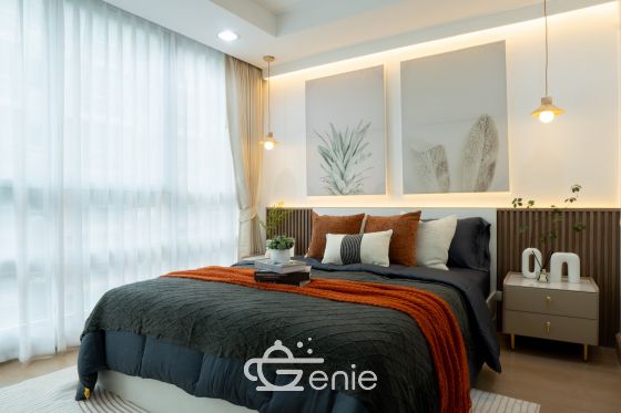 #Ratchada17 Large room, 37 sq.m. ✨ || 🚝 450 meters walk to #MRT Sutthisan || 3 minutes to Huai Khwang Market 🛍️ 10 minutes to #Central Rama 9 || 💵 Installments as low as 9,xxx baht || Code 3570