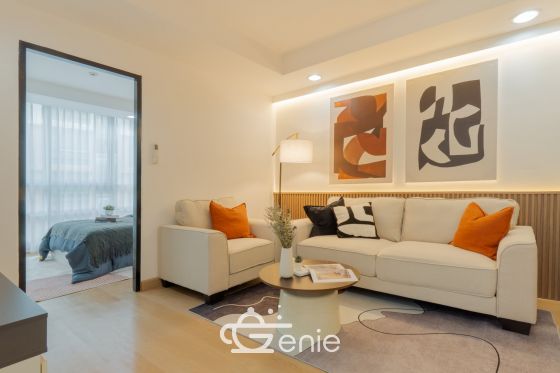 #Ratchada17 Large room, 37 sq.m. ✨ || 🚝 450 meters walk to #MRT Sutthisan || 3 minutes to Huai Khwang Market 🛍️ 10 minutes to #Central Rama 9 || 💵 Installments as low as 9,xxx baht || Code 3570