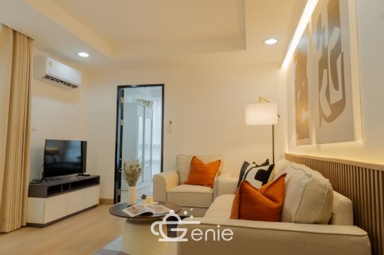 #Ratchada17 Large room, 37 sq.m. ✨ || 🚝 450 meters walk to #MRT Sutthisan || 3 minutes to Huai Khwang Market 🛍️ 10 minutes to #Central Rama 9 || 💵 Installments as low as 9,xxx baht || Code 3570