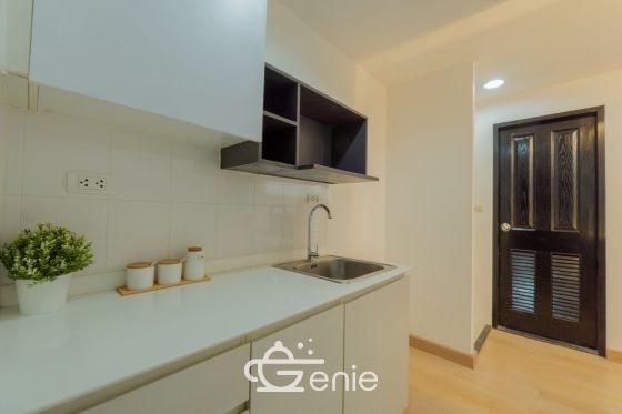 #Ratchada17 Large room, 37 sq.m. ✨ || 🚝 450 meters walk to #MRT Sutthisan || 3 minutes to Huai Khwang Market 🛍️ 10 minutes to #Central Rama 9 || 💵 Installments as low as 9,xxx baht || Code 3570