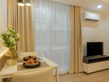 #รัชดา17 ห้องใหญ่ 37 ตร.ม.✨ || 🚝 450 เมตรเดินถึง #MRTสุทธิสาร || 3 นาที ตลาดห้วยขวาง 🛍️ 10 นาที #เซ็นทรัลพระราม9 || 💵 ผ่อนเพียง 9,xxx บาท || รหัส3570