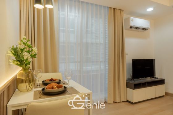 #Ratchada17 Large room, 37 sq.m. ✨ || 🚝 450 meters walk to #MRT Sutthisan || 3 minutes to Huai Khwang Market 🛍️ 10 minutes to #Central Rama 9 || 💵 Installments as low as 9,xxx baht || Code 3570