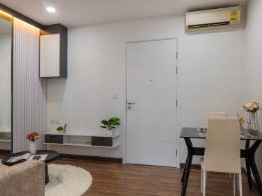 #Tiwanon Intersection, Large room, 35 sq.m. ✨ || 🚝 100 meters walk to #MRT Tiwanon || Installments as low as 7,xxx baht 💵 10 minutes to #TheMall Ngamwongwan ||Code3571