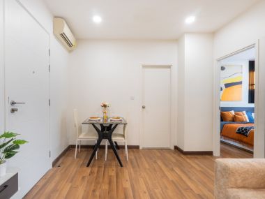 #Tiwanon Intersection, Large room, 35 sq.m. ✨ || 🚝 100 meters walk to #MRT Tiwanon || Installments as low as 7,xxx baht 💵 10 minutes to #TheMall Ngamwongwan ||Code3571