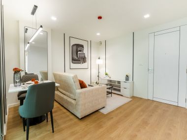 #ThaPra #ThoetThai33 || ✨Large 36 sq m room || 🚝 Next to BTS #TaladPlu || 💵 Installments starting at only 8,xxx THB || 🚶‍♀️ 500 meters walk to #TheMallThaPra || 10 minutes to ICONSIAM || 🛍️ Fully furnished, ready to move in.