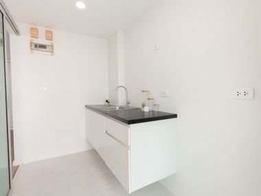 #ThaPra #ThoetThai33 || ✨Large 36 sq m room || 🚝 Next to BTS #TaladPlu || 💵 Installments starting at only 8,xxx THB || 🚶‍♀️ 500 meters walk to #TheMallThaPra || 10 minutes to ICONSIAM || 🛍️ Fully furnished, ready to move in.