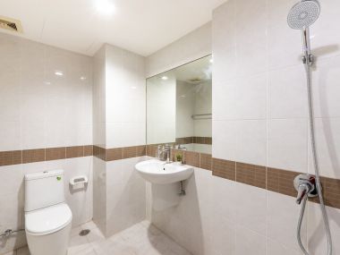 #ThaPra #ThoetThai33 || ✨Large 36 sq m room || 🚝 Next to BTS #TaladPlu || 💵 Installments starting at only 8,xxx THB || 🚶‍♀️ 500 meters walk to #TheMallThaPra || 10 minutes to ICONSIAM || 🛍️ Fully furnished, ready to move in.