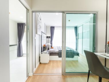 #ThaPra #ThoetThai33 || ✨Large 36 sq m room || 🚝 Next to BTS #TaladPlu || 💵 Installments starting at only 8,xxx THB || 🚶‍♀️ 500 meters walk to #TheMallThaPra || 10 minutes to ICONSIAM || 🛍️ Fully furnished, ready to move in.