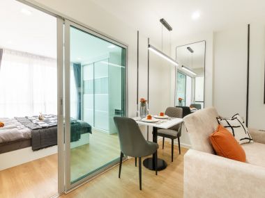 #ThaPra #ThoetThai33 || ✨Large 36 sq m room || 🚝 Next to BTS #TaladPlu || 💵 Installments starting at only 8,xxx THB || 🚶‍♀️ 500 meters walk to #TheMallThaPra || 10 minutes to ICONSIAM || 🛍️ Fully furnished, ready to move in.