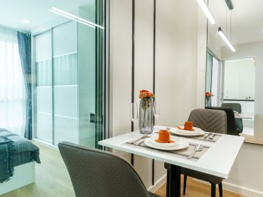 #ThaPra #ThoetThai33 || ✨Large 36 sq m room || 🚝 Next to BTS #TaladPlu || 💵 Installments starting at only 8,xxx THB || 🚶‍♀️ 500 meters walk to #TheMallThaPra || 10 minutes to ICONSIAM || 🛍️ Fully furnished, ready to move in.