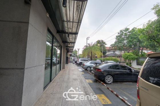 #Ratchada ✨Luxury Condo || 2 Bedrooms, Large 46 sq.m. Units || 🚗 Private Parking || Near #MajorRatchayothin || 💵 Installments as low as 7,xxx THB!!! || 🛍️ Fully Furnished, Ready to Move In