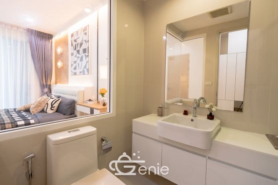 #Rattanathibet – #Khaerai || ⭐️Large, brand new unit with luxurious furnishings || ✨2 bedrooms, 50 sq m || 💵 Installments as low as 7,xxx baht || 🚝 200 meters walk to #MRTBangKraso || 🛍️ 5 minutes to #CentralRattanathibet || 2 minutes to Nonthaburi Provincial Government Center || Near Khaerai Intersection
