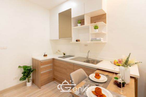 #Rattanathibet – #Khaerai || ⭐️Large, brand new unit with luxurious furnishings || ✨2 bedrooms, 50 sq m || 💵 Installments as low as 7,xxx baht || 🚝 200 meters walk to #MRTBangKraso || 🛍️ 5 minutes to #CentralRattanathibet || 2 minutes to Nonthaburi Provincial Government Center || Near Khaerai Intersection
