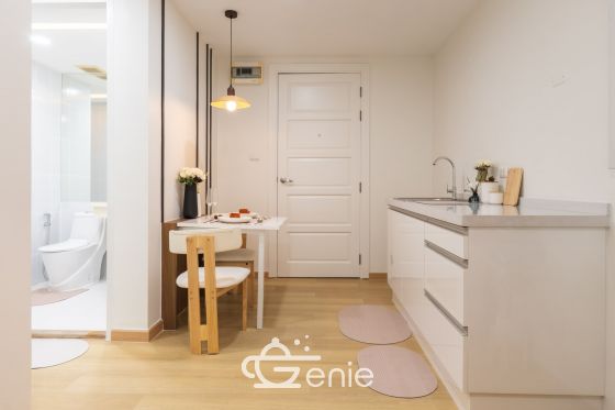 #Ratchada #HuaiKhwang || Large room, 32 sq.m. || ๐ 5 minutes to MRT Huai Khwang || ๐ต Affordable monthly payments, only 9,xxx THB!!! || ๐๏ธ Fully furnished, ready to move in.