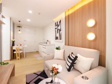#Ratchada #HuaiKhwang || Large room, 32 sq.m. || 🚝 5 minutes to MRT Huai Khwang || 💵 Affordable monthly payments, only 9,xxx THB!!! || 🛍️ Fully furnished, ready to move in.