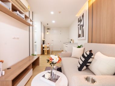 #Ratchada #HuaiKhwang || Large room, 32 sq.m. || 🚝 5 minutes to MRT Huai Khwang || 💵 Affordable monthly payments, only 9,xxx THB!!! || 🛍️ Fully furnished, ready to move in.