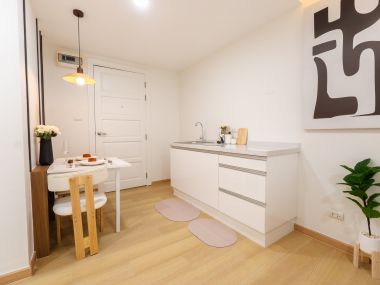 #Ratchada #HuaiKhwang || Large room, 32 sq.m. || 🚝 5 minutes to MRT Huai Khwang || 💵 Affordable monthly payments, only 9,xxx THB!!! || 🛍️ Fully furnished, ready to move in.