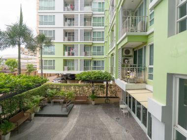 #Ratchada #HuaiKhwang || Large room, 32 sq.m. || 🚝 5 minutes to MRT Huai Khwang || 💵 Affordable monthly payments, only 9,xxx THB!!! || 🛍️ Fully furnished, ready to move in.