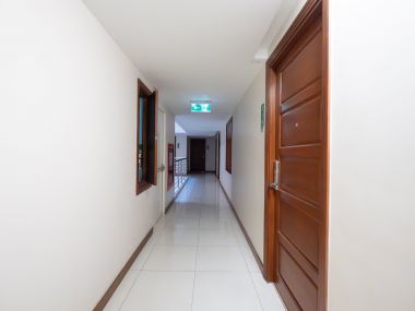 #Ratchada #HuaiKhwang || Large room, 32 sq.m. || 🚝 5 minutes to MRT Huai Khwang || 💵 Affordable monthly payments, only 9,xxx THB!!! || 🛍️ Fully furnished, ready to move in.
