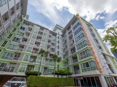 #Ratchada #HuaiKhwang || Large room, 32 sq.m. || 🚝 5 minutes to MRT Huai Khwang || 💵 Affordable monthly payments, only 9,xxx THB!!! || 🛍️ Fully furnished, ready to move in.