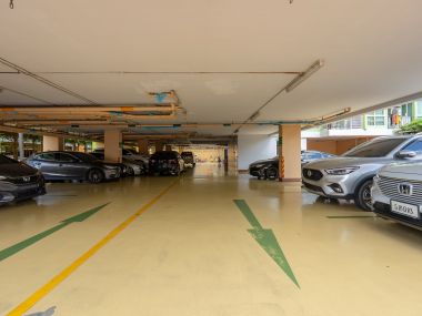 #Ratchada #HuaiKhwang || Large room, 32 sq.m. || 🚝 5 minutes to MRT Huai Khwang || 💵 Affordable monthly payments, only 9,xxx THB!!! || 🛍️ Fully furnished, ready to move in.