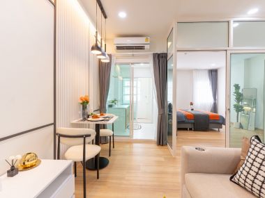 📌อยู่ #ห้วยขวาง แต่ได้คอนโดถูก || ✨ห้องใหญ่ 43ตร.ม. ||🚝 เดินถึง MRT ห้วยขวาง || 💵 ผ่อนเพียง 7,xxx เท่านั้น!! || 🤩ใกล้แหล่งงาน เดินทางสะดวก || 🛍️เฟอร์ครบพร้อมเข้าอยู่