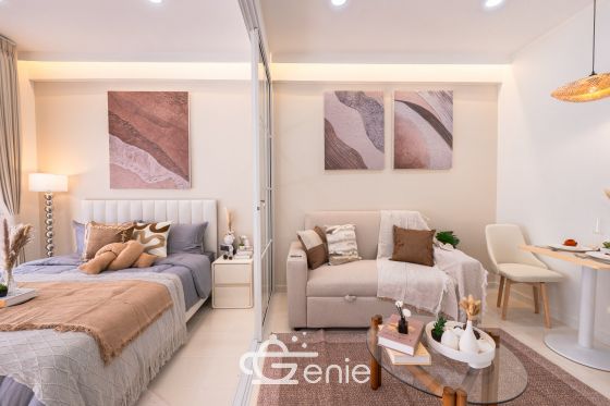 #Ramkhamhaeng #HuaMak || Large room, price under 2 million baht || 🚈 Near MRT Lam Sali Intersection || 💵 Installments as low as 6,xxx baht!! || 🎓 5 minutes to Ramkhamhaeng University || 🛍️ Fully furnished, ready to move in. Owner selling directly, only one unit available. Interested? Message me quickly! 😊 Condo Fak Khao Pode (Ramkhamhaeng 40) Project 📍 https://share.google/Slc7muQM35punc9tN This room is decorated in a Modern Japanese style, perfectly blending simplicity with warmth. It uses earth tones, wooden furniture, and warm white lighting. It helps create a calm and relaxing atmosphere, giving you the feeling of being on vacation every time you come home. . ✅ Room Details • Spacious 38 square meters of living space 🤯 • 1 Bedroom • 1 Bathroom • Separate open kitchen • 18th floor, Building 3 • Fully furnished, ready to move in. . >>> Price only 1.79 million baht <<< . 🔸Amenities🔸 💪🏻Fitness Center 🔒 Key Card access system, 24-hour CCTV 👮🏻♂️ CCTV & 24-hour security guard 🚘 Parking . 🔸Nearby Landmarks🔸 Transportation • MRT Yellow Line, Lam Sali Intersection Station • MRT Sri Kreetha Station • Airport Rail Link Hua Mak Shopping Centers • The Mall Lifestore Bangkapi • Makro Bangkapi • Lotus's Bangkapi Educational Institutions • Ramkhamhaeng University • Assumption University Hua Mak Campus • National Institute of Development Administration (NIDA) Medical Center • Ramkhamhaeng Hospital • Samitivej Srinakarin Hospital • Vejthani Hospital . Interested in loan application consultation, press 1️⃣ Interested in scheduling a viewing, press 2️⃣ Inquire about booking, press 3️⃣ Interested? Message us in Inbox! Or Line: @genie-property.com ## Hotline 📱 082-549-6669, 095-495-5463, 093-232-9888 ## #secondhandcondo #newlyrenovatedcondo #genieproperty #secondhandcondo #condonearbts #condo #renovated #affordablecondo #condonearbts #fullyfurnishedcondo #affordableinstallments #cheaperthanrent #OwnerSelling #Ramkhamhaeng #HuaMak #RamkhamhaengUniversity #CornHouseCondo #MRT #TheMallBangkapi #RamkhamhaengHospital #RamkhamhaengCondo #UsedCondoForSale