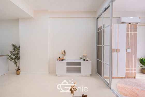 #Ramkhamhaeng #HuaMak || Large room, price under 2 million baht || 🚈 Near MRT Lam Sali Intersection || 💵 Installments as low as 6,xxx baht!! || 🎓 5 minutes to Ramkhamhaeng University || 🛍️ Fully furnished, ready to move in. Owner selling directly, only one unit available. Interested? Message me quickly! 😊 Condo Fak Khao Pode (Ramkhamhaeng 40) Project 📍 https://share.google/Slc7muQM35punc9tN This room is decorated in a Modern Japanese style, perfectly blending simplicity with warmth. It uses earth tones, wooden furniture, and warm white lighting. It helps create a calm and relaxing atmosphere, giving you the feeling of being on vacation every time you come home. . ✅ Room Details • Spacious 38 square meters of living space 🤯 • 1 Bedroom • 1 Bathroom • Separate open kitchen • 18th floor, Building 3 • Fully furnished, ready to move in. . >>> Price only 1.79 million baht <<< . 🔸Amenities🔸 💪🏻Fitness Center 🔒 Key Card access system, 24-hour CCTV 👮🏻♂️ CCTV & 24-hour security guard 🚘 Parking . 🔸Nearby Landmarks🔸 Transportation • MRT Yellow Line, Lam Sali Intersection Station • MRT Sri Kreetha Station • Airport Rail Link Hua Mak Shopping Centers • The Mall Lifestore Bangkapi • Makro Bangkapi • Lotus's Bangkapi Educational Institutions • Ramkhamhaeng University • Assumption University Hua Mak Campus • National Institute of Development Administration (NIDA) Medical Center • Ramkhamhaeng Hospital • Samitivej Srinakarin Hospital • Vejthani Hospital . Interested in loan application consultation, press 1️⃣ Interested in scheduling a viewing, press 2️⃣ Inquire about booking, press 3️⃣ Interested? Message us in Inbox! Or Line: @genie-property.com ## Hotline 📱 082-549-6669, 095-495-5463, 093-232-9888 ## #secondhandcondo #newlyrenovatedcondo #genieproperty #secondhandcondo #condonearbts #condo #renovated #affordablecondo #condonearbts #fullyfurnishedcondo #affordableinstallments #cheaperthanrent #OwnerSelling #Ramkhamhaeng #HuaMak #RamkhamhaengUniversity #CornHouseCondo #MRT #TheMallBangkapi #RamkhamhaengHospital #RamkhamhaengCondo #UsedCondoForSale