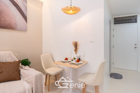 #Ramkhamhaeng #HuaMak || Large room, price under 2 million baht || 🚈 Near MRT Lam Sali Intersection || 💵 Installments as low as 6,xxx baht!! || 🎓 5 minutes to Ramkhamhaeng University || 🛍️ Fully furnished, ready to move in. Owner selling directly, only one unit available. Interested? Message me quickly! 😊 Condo Fak Khao Pode (Ramkhamhaeng 40) Project 📍 https://share.google/Slc7muQM35punc9tN This room is decorated in a Modern Japanese style, perfectly blending simplicity with warmth. It uses earth tones, wooden furniture, and warm white lighting. It helps create a calm and relaxing atmosphere, giving you the feeling of being on vacation every time you come home. . ✅ Room Details • Spacious 38 square meters of living space 🤯 • 1 Bedroom • 1 Bathroom • Separate open kitchen • 18th floor, Building 3 • Fully furnished, ready to move in. . >>> Price only 1.79 million baht <<< . 🔸Amenities🔸 💪🏻Fitness Center 🔒 Key Card access system, 24-hour CCTV 👮🏻♂️ CCTV & 24-hour security guard 🚘 Parking . 🔸Nearby Landmarks🔸 Transportation • MRT Yellow Line, Lam Sali Intersection Station • MRT Sri Kreetha Station • Airport Rail Link Hua Mak Shopping Centers • The Mall Lifestore Bangkapi • Makro Bangkapi • Lotus's Bangkapi Educational Institutions • Ramkhamhaeng University • Assumption University Hua Mak Campus • National Institute of Development Administration (NIDA) Medical Center • Ramkhamhaeng Hospital • Samitivej Srinakarin Hospital • Vejthani Hospital . Interested in loan application consultation, press 1️⃣ Interested in scheduling a viewing, press 2️⃣ Inquire about booking, press 3️⃣ Interested? Message us in Inbox! Or Line: @genie-property.com ## Hotline 📱 082-549-6669, 095-495-5463, 093-232-9888 ## #secondhandcondo #newlyrenovatedcondo #genieproperty #secondhandcondo #condonearbts #condo #renovated #affordablecondo #condonearbts #fullyfurnishedcondo #affordableinstallments #cheaperthanrent #OwnerSelling #Ramkhamhaeng #HuaMak #RamkhamhaengUniversity #CornHouseCondo #MRT #TheMallBangkapi #RamkhamhaengHospital #RamkhamhaengCondo #UsedCondoForSale