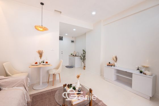 #Ramkhamhaeng #HuaMak || Large room, price under 2 million baht || 🚈 Near MRT Lam Sali Intersection || 💵 Installments as low as 6,xxx baht!! || 🎓 5 minutes to Ramkhamhaeng University || 🛍️ Fully furnished, ready to move in. Owner selling directly, only one unit available. Interested? Message me quickly! 😊 Condo Fak Khao Pode (Ramkhamhaeng 40) Project 📍 https://share.google/Slc7muQM35punc9tN This room is decorated in a Modern Japanese style, perfectly blending simplicity with warmth. It uses earth tones, wooden furniture, and warm white lighting. It helps create a calm and relaxing atmosphere, giving you the feeling of being on vacation every time you come home. . ✅ Room Details • Spacious 38 square meters of living space 🤯 • 1 Bedroom • 1 Bathroom • Separate open kitchen • 18th floor, Building 3 • Fully furnished, ready to move in. . >>> Price only 1.79 million baht <<< . 🔸Amenities🔸 💪🏻Fitness Center 🔒 Key Card access system, 24-hour CCTV 👮🏻♂️ CCTV & 24-hour security guard 🚘 Parking . 🔸Nearby Landmarks🔸 Transportation • MRT Yellow Line, Lam Sali Intersection Station • MRT Sri Kreetha Station • Airport Rail Link Hua Mak Shopping Centers • The Mall Lifestore Bangkapi • Makro Bangkapi • Lotus's Bangkapi Educational Institutions • Ramkhamhaeng University • Assumption University Hua Mak Campus • National Institute of Development Administration (NIDA) Medical Center • Ramkhamhaeng Hospital • Samitivej Srinakarin Hospital • Vejthani Hospital . Interested in loan application consultation, press 1️⃣ Interested in scheduling a viewing, press 2️⃣ Inquire about booking, press 3️⃣ Interested? Message us in Inbox! Or Line: @genie-property.com ## Hotline 📱 082-549-6669, 095-495-5463, 093-232-9888 ## #secondhandcondo #newlyrenovatedcondo #genieproperty #secondhandcondo #condonearbts #condo #renovated #affordablecondo #condonearbts #fullyfurnishedcondo #affordableinstallments #cheaperthanrent #OwnerSelling #Ramkhamhaeng #HuaMak #RamkhamhaengUniversity #CornHouseCondo #MRT #TheMallBangkapi #RamkhamhaengHospital #RamkhamhaengCondo #UsedCondoForSale