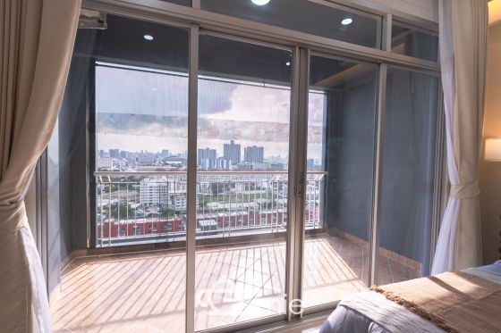 #Ramkhamhaeng #HuaMak || Large room, price under 2 million baht || 🚈 Near MRT Lam Sali Intersection || 💵 Installments as low as 6,xxx baht!! || 🎓 5 minutes to Ramkhamhaeng University || 🛍️ Fully furnished, ready to move in. Owner selling directly, only one unit available. Interested? Message me quickly! 😊 Condo Fak Khao Pode (Ramkhamhaeng 40) Project 📍 https://share.google/Slc7muQM35punc9tN This room is decorated in a Modern Japanese style, perfectly blending simplicity with warmth. It uses earth tones, wooden furniture, and warm white lighting. It helps create a calm and relaxing atmosphere, giving you the feeling of being on vacation every time you come home. . ✅ Room Details • Spacious 38 square meters of living space 🤯 • 1 Bedroom • 1 Bathroom • Separate open kitchen • 18th floor, Building 3 • Fully furnished, ready to move in. . >>> Price only 1.79 million baht <<< . 🔸Amenities🔸 💪🏻Fitness Center 🔒 Key Card access system, 24-hour CCTV 👮🏻♂️ CCTV & 24-hour security guard 🚘 Parking . 🔸Nearby Landmarks🔸 Transportation • MRT Yellow Line, Lam Sali Intersection Station • MRT Sri Kreetha Station • Airport Rail Link Hua Mak Shopping Centers • The Mall Lifestore Bangkapi • Makro Bangkapi • Lotus's Bangkapi Educational Institutions • Ramkhamhaeng University • Assumption University Hua Mak Campus • National Institute of Development Administration (NIDA) Medical Center • Ramkhamhaeng Hospital • Samitivej Srinakarin Hospital • Vejthani Hospital . Interested in loan application consultation, press 1️⃣ Interested in scheduling a viewing, press 2️⃣ Inquire about booking, press 3️⃣ Interested? Message us in Inbox! Or Line: @genie-property.com ## Hotline 📱 082-549-6669, 095-495-5463, 093-232-9888 ## #secondhandcondo #newlyrenovatedcondo #genieproperty #secondhandcondo #condonearbts #condo #renovated #affordablecondo #condonearbts #fullyfurnishedcondo #affordableinstallments #cheaperthanrent #OwnerSelling #Ramkhamhaeng #HuaMak #RamkhamhaengUniversity #CornHouseCondo #MRT #TheMallBangkapi #RamkhamhaengHospital #RamkhamhaengCondo #UsedCondoForSale