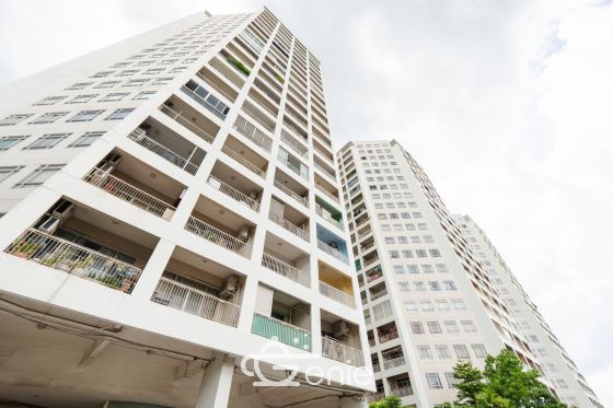 #Ramkhamhaeng #HuaMak || Large room, price under 2 million baht || 🚈 Near MRT Lam Sali Intersection || 💵 Installments as low as 6,xxx baht!! || 🎓 5 minutes to Ramkhamhaeng University || 🛍️ Fully furnished, ready to move in. Owner selling directly, only one unit available. Interested? Message me quickly! 😊 Condo Fak Khao Pode (Ramkhamhaeng 40) Project 📍 https://share.google/Slc7muQM35punc9tN This room is decorated in a Modern Japanese style, perfectly blending simplicity with warmth. It uses earth tones, wooden furniture, and warm white lighting. It helps create a calm and relaxing atmosphere, giving you the feeling of being on vacation every time you come home. . ✅ Room Details • Spacious 38 square meters of living space 🤯 • 1 Bedroom • 1 Bathroom • Separate open kitchen • 18th floor, Building 3 • Fully furnished, ready to move in. . >>> Price only 1.79 million baht <<< . 🔸Amenities🔸 💪🏻Fitness Center 🔒 Key Card access system, 24-hour CCTV 👮🏻♂️ CCTV & 24-hour security guard 🚘 Parking . 🔸Nearby Landmarks🔸 Transportation • MRT Yellow Line, Lam Sali Intersection Station • MRT Sri Kreetha Station • Airport Rail Link Hua Mak Shopping Centers • The Mall Lifestore Bangkapi • Makro Bangkapi • Lotus's Bangkapi Educational Institutions • Ramkhamhaeng University • Assumption University Hua Mak Campus • National Institute of Development Administration (NIDA) Medical Center • Ramkhamhaeng Hospital • Samitivej Srinakarin Hospital • Vejthani Hospital . Interested in loan application consultation, press 1️⃣ Interested in scheduling a viewing, press 2️⃣ Inquire about booking, press 3️⃣ Interested? Message us in Inbox! Or Line: @genie-property.com ## Hotline 📱 082-549-6669, 095-495-5463, 093-232-9888 ## #secondhandcondo #newlyrenovatedcondo #genieproperty #secondhandcondo #condonearbts #condo #renovated #affordablecondo #condonearbts #fullyfurnishedcondo #affordableinstallments #cheaperthanrent #OwnerSelling #Ramkhamhaeng #HuaMak #RamkhamhaengUniversity #CornHouseCondo #MRT #TheMallBangkapi #RamkhamhaengHospital #RamkhamhaengCondo #UsedCondoForSale
